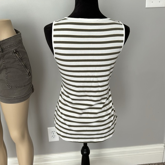 Olive green sleeveless top - Picture 3 of 5